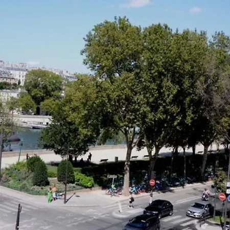 Eiffel Edge Escape 30 M From Eiffel Tower *