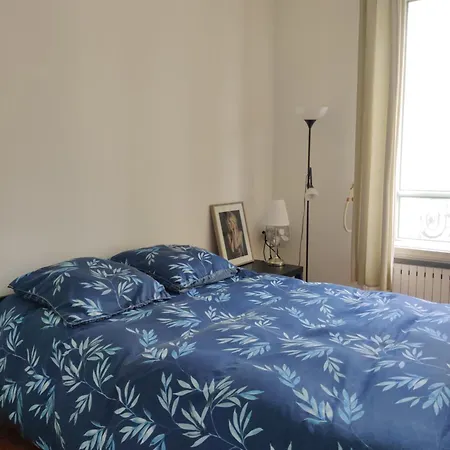 Séjour chez l'habitant Eiffel Edge Escape 30 M From Eiffel Tower Paris