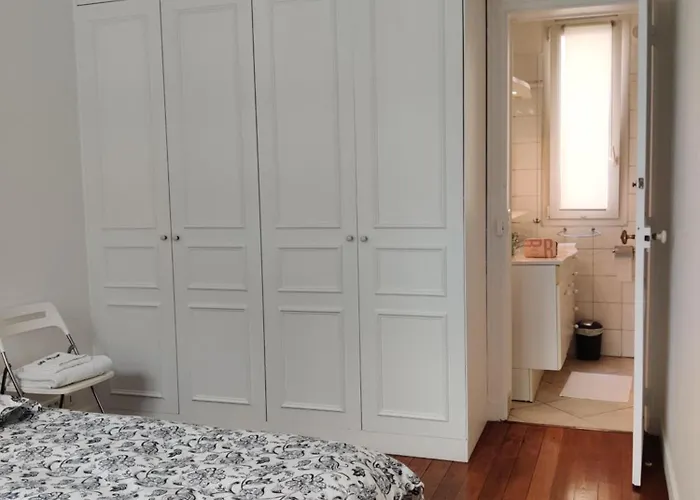 Homestay Eiffel Edge Escape 30 M From Eiffel Tower Paris