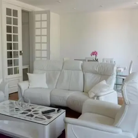 Kwatera prywatna Eiffel Edge Escape 30 M From Eiffel Tower Paryż