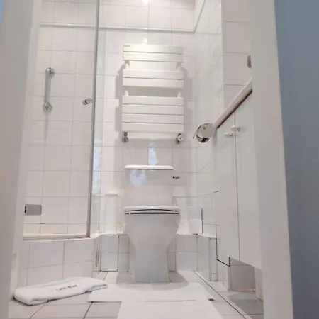 Eiffel Edge Escape 30 M From Eiffel Tower Kwatera prywatna *