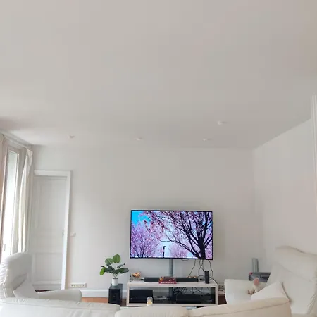 Eiffel Edge Escape 30 M From Eiffel Tower *