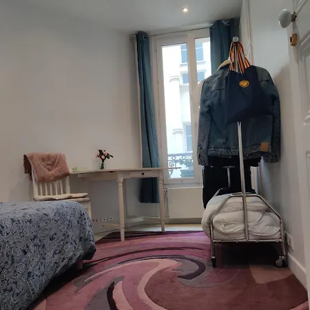 Проживание в семье Eiffel Edge Escape 30 M From Eiffel Tower Париж