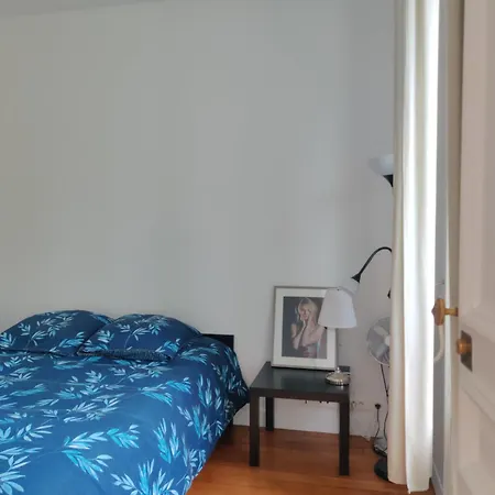 Eiffel Edge Escape 30 M From Eiffel Tower *