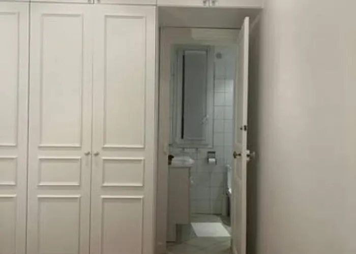 Eiffel Edge Escape 30 M From Eiffel Tower *