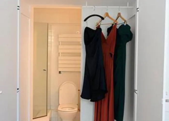 Eiffel Edge Escape 30 M From Eiffel Tower Alloggio in famiglia