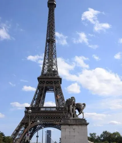 Eiffel Edge Escape 30 M From Eiffel Tower * Parigi