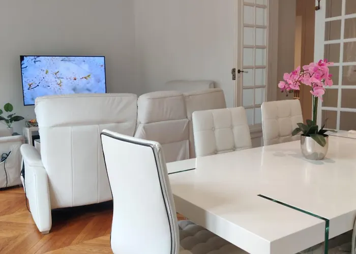 Alloggio in famiglia Eiffel Edge Escape 30 M From Eiffel Tower Parigi