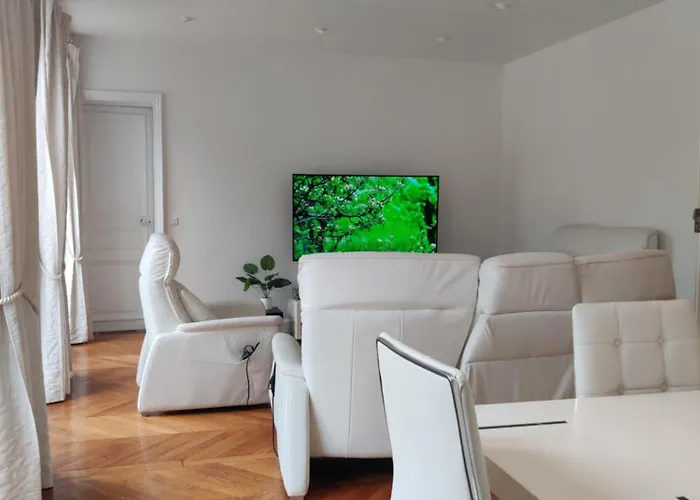 Alloggio in famiglia Eiffel Edge Escape 30 M From Eiffel Tower Parigi