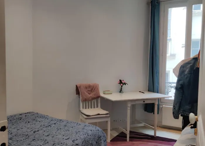 Eiffel Edge Escape 30 M From Eiffel Tower Alloggio in famiglia