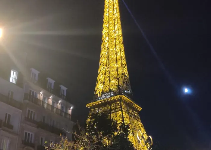 Alloggio in famiglia Eiffel Edge Escape 30 M From Eiffel Tower Parigi