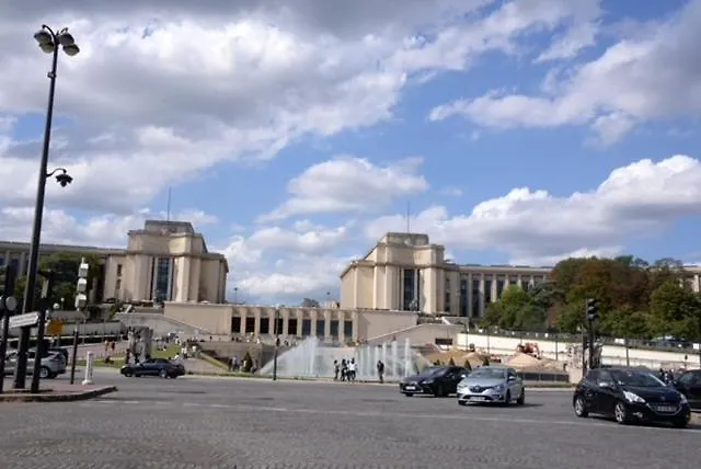 Eiffel Edge Escape 30 M From Eiffel Tower Habitación en casa particular París