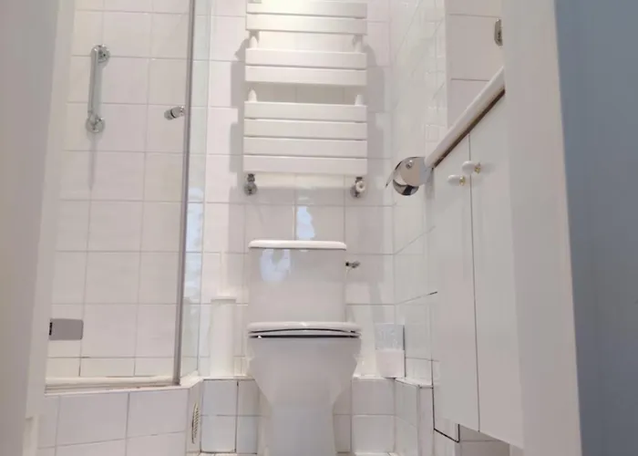 Eiffel Edge Escape 30 M From Eiffel Tower Habitación en casa particular *