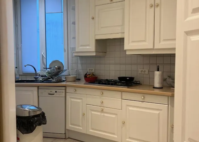 Habitación en casa particular Eiffel Edge Escape 30 M From Eiffel Tower *