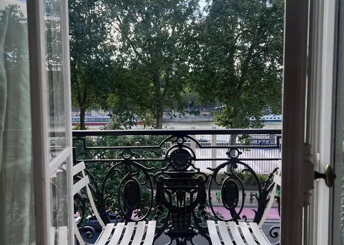 Eiffel Edge Escape 30 M From Eiffel Tower Habitación en casa particular París