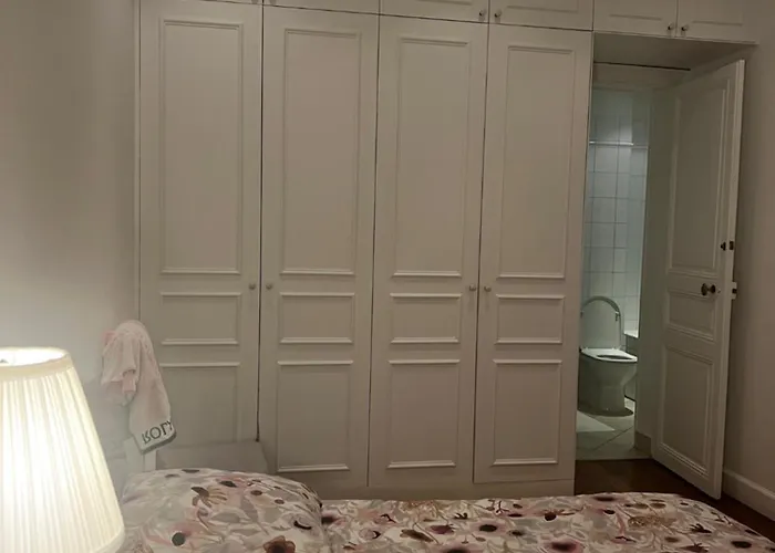 Eiffel Edge Escape 30 M From Eiffel Tower * París